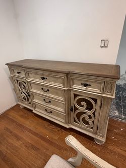 Dining Room Furniture Set for Sale