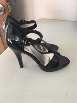 Black patent leather heels size 7 1/2