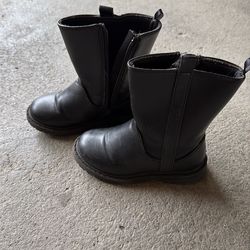 Girl boots
