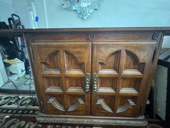 Wood chest