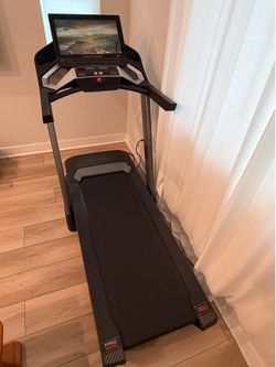 ProForm Pro 9000 Treadmill with iFit Touchscreen – Excellent Condition