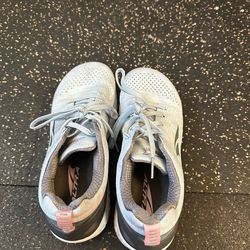 Altra size 8 women’s