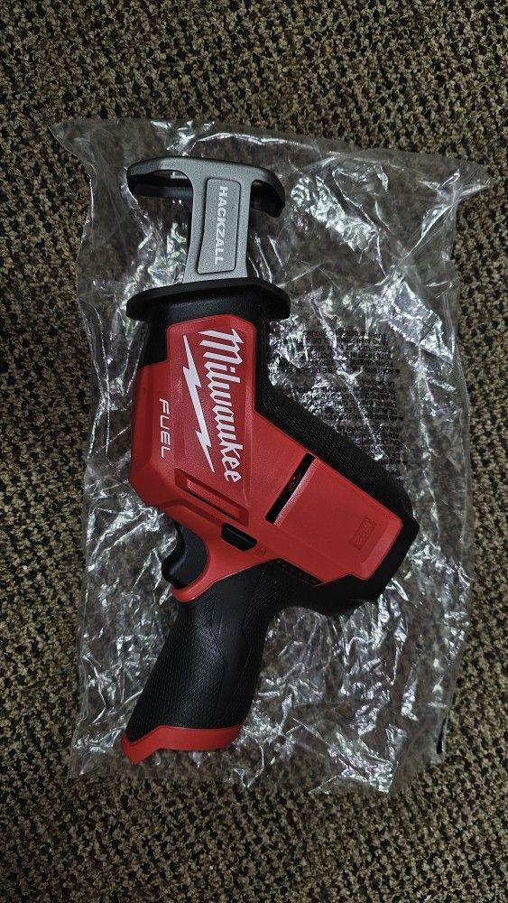Milwaukee
M12 FUEL 12V Lithium-Ion Brushless Cordless HACKZALL Reciprocating Saw (Tool-Only)