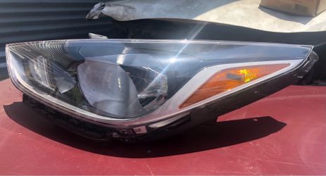 HY(contact info removed) Front Driver Halogen Headlight Assembly for 18-20 Hyundai Accent Sedan