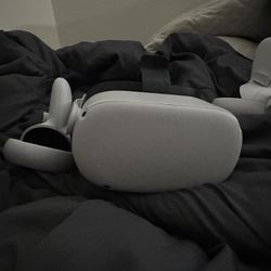 Meta Quest 2 With Battery Pack