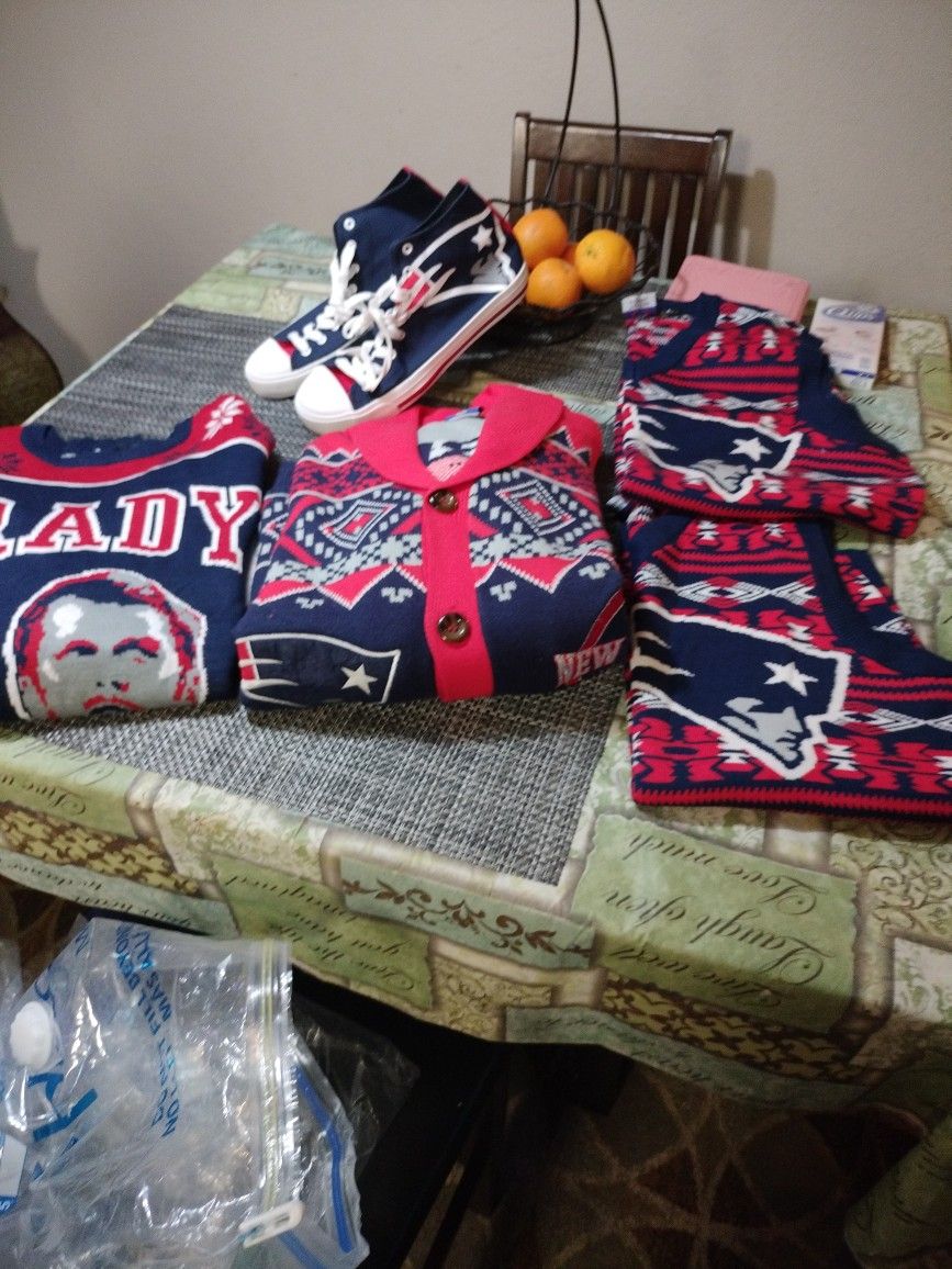 NEW ENGLAND PATRIOTS HOLIDAY SWEATERS 