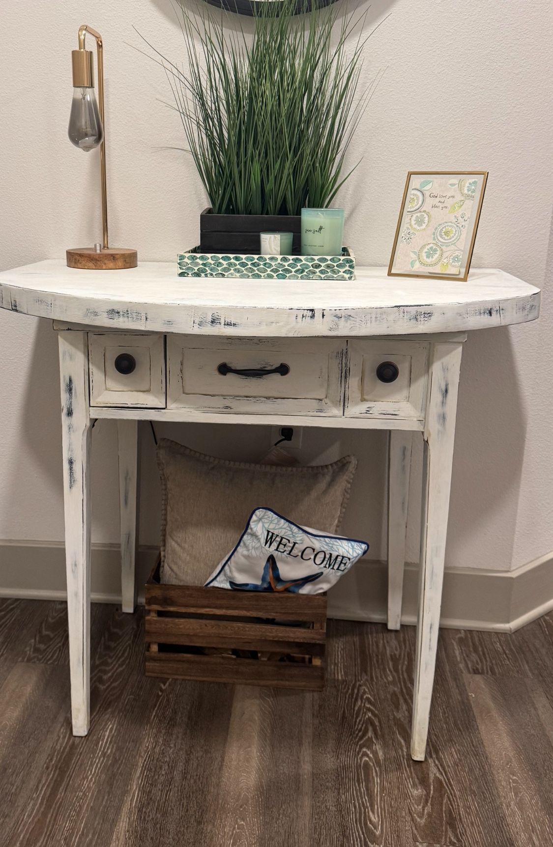 Farmhouse solid wood entry table with mirror – distressed white finish