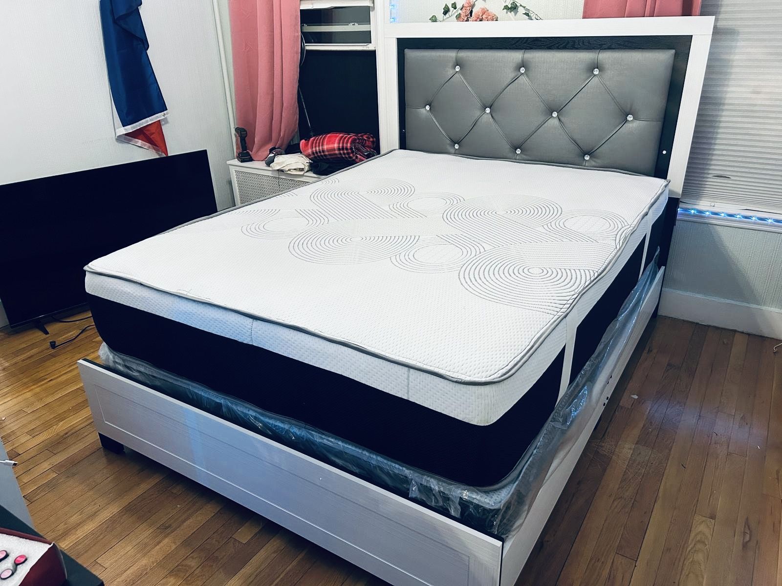 SET Queen Bed Frame+Box Spring+Queen Mattress 12”thick Brand New Delivery Available All Cities
