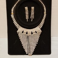 Crystal necklace with earrings