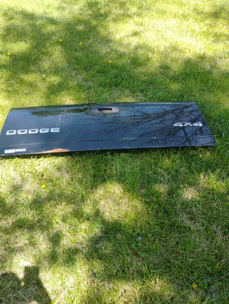02 Ram 1500 Tailgate