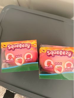 Squeezy peach squishy
