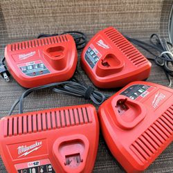 MILWAUKEE M12 Chargers