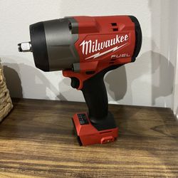 Milwaukee M18 FUEL 18V Brushless Cordless 1/2 in. Impact Wrench  (Tool-Only)