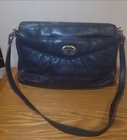Vintage Etienne Aigner leather purse