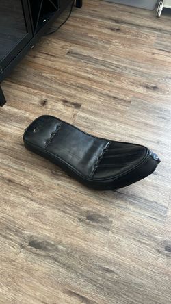 Motorcycle seat
