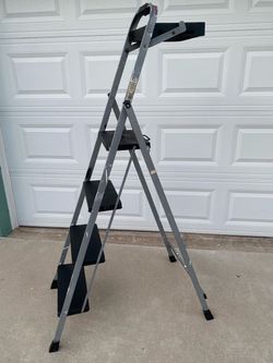 Gorilla Ladder 4-Step Steel W/ Multipurpose Tray and Safety Grip Hoop / Skinny