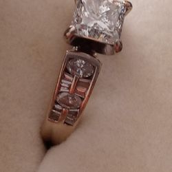 18K White Gold Diamond Ring