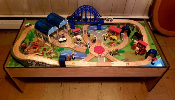 Imaginarium Train Table w/ Full Train Set(s) for Sale in Apollo, PA