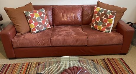 Design Within Reach Sofa Leather 84” -3 Seater