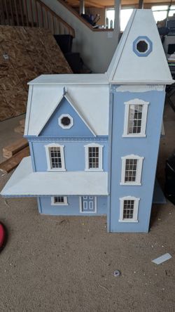 dollhouse for sale no longer needed