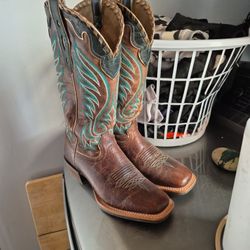 Boots Ariat Women Size US 7B