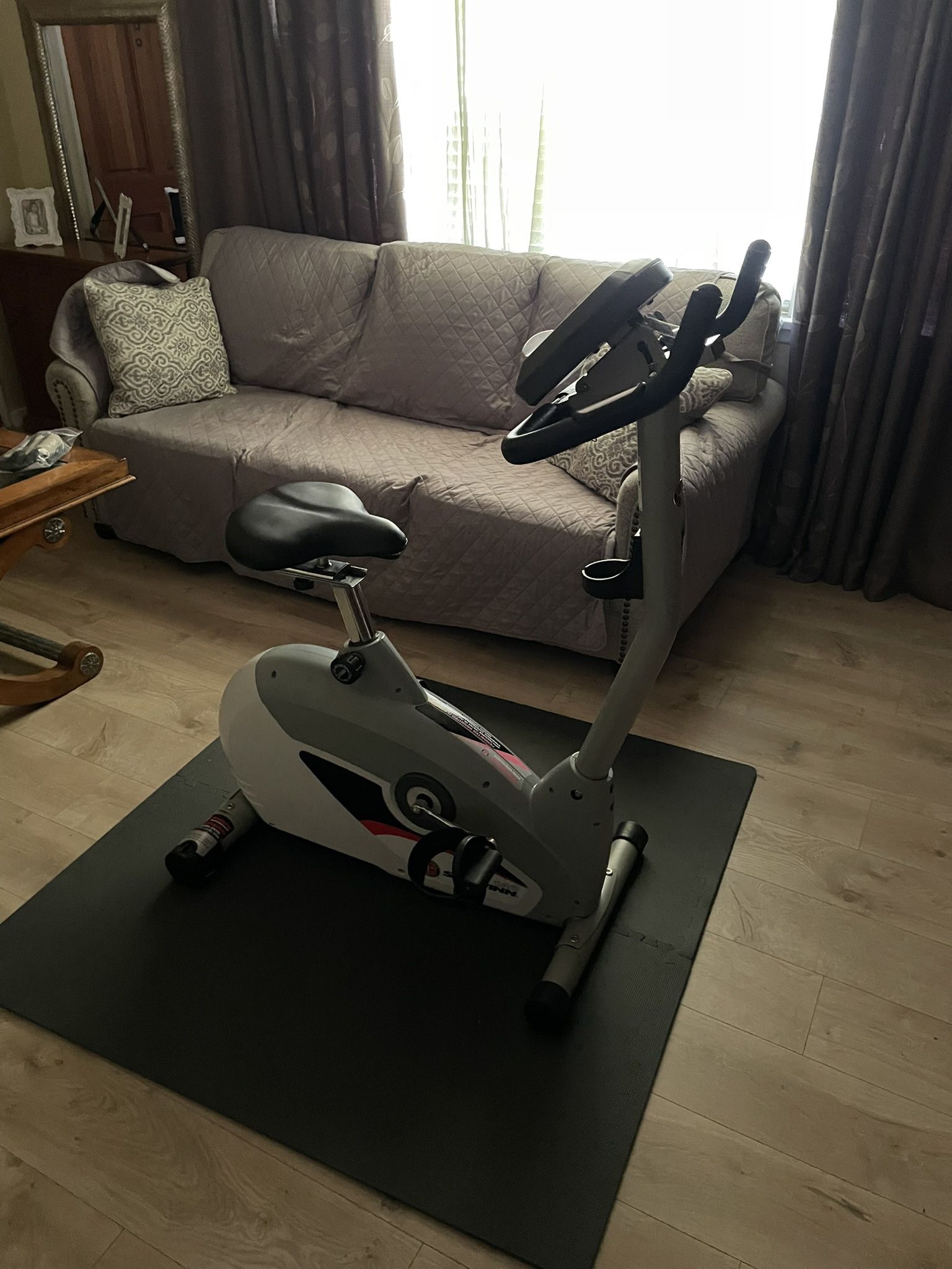 Schwinn 140 Exercise Bike
