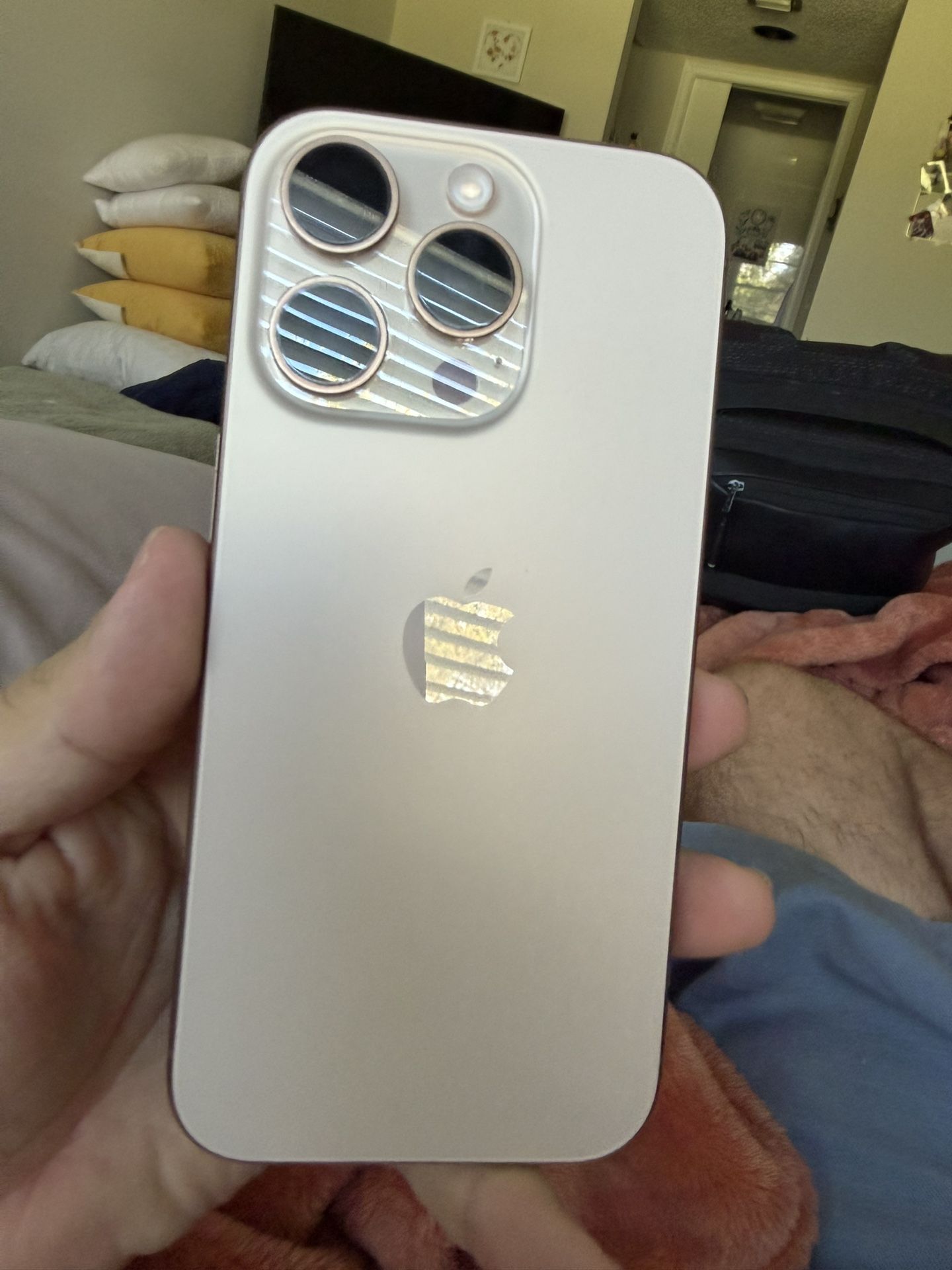 Apple iPhone 16 Pro Unlocked 