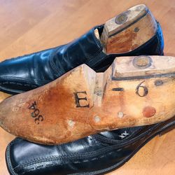 ANTIQUE COBBLER WOODEN SHOE FORMS & INSERTS STYLE 364 MENS SIZE 9 (1930’s) HINGED