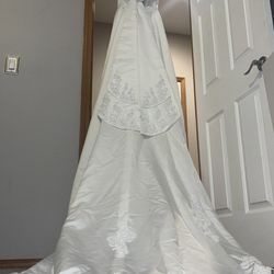 Elegant Wedding Gown