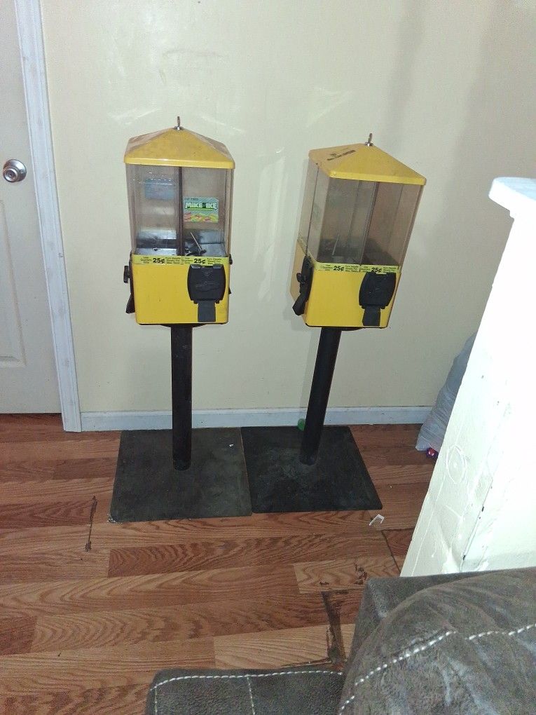 2 4 Ways Gum And Candy Machine For Sale 125 Each