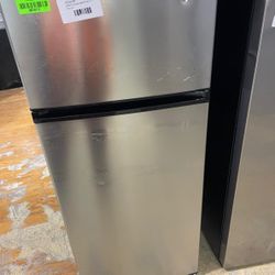 Vissani MDFF7SS 7.1 cu. ft. Top Freezer Refrigerator JC2