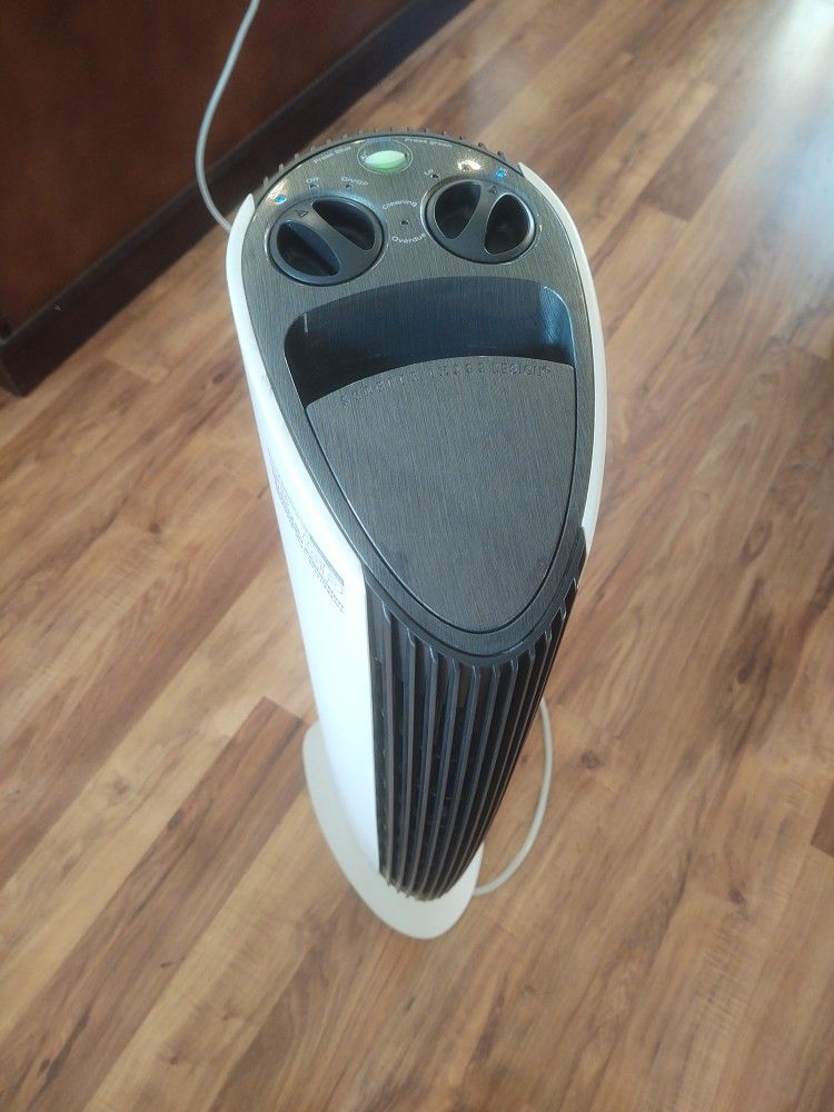 Sharper Image Ionic Breeze Air Purifier