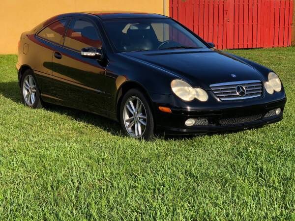 2002 Mercedes Benz C230 Kompressor Excellent condition BLACK LOW MILES