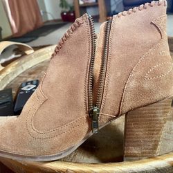 Ariat Women’s Size 8 Side Zip Bootie 