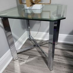 Glass Table 25x25