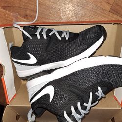 Nike Oakland  Raiders Alpha 2 Shoes Size 10 Mens