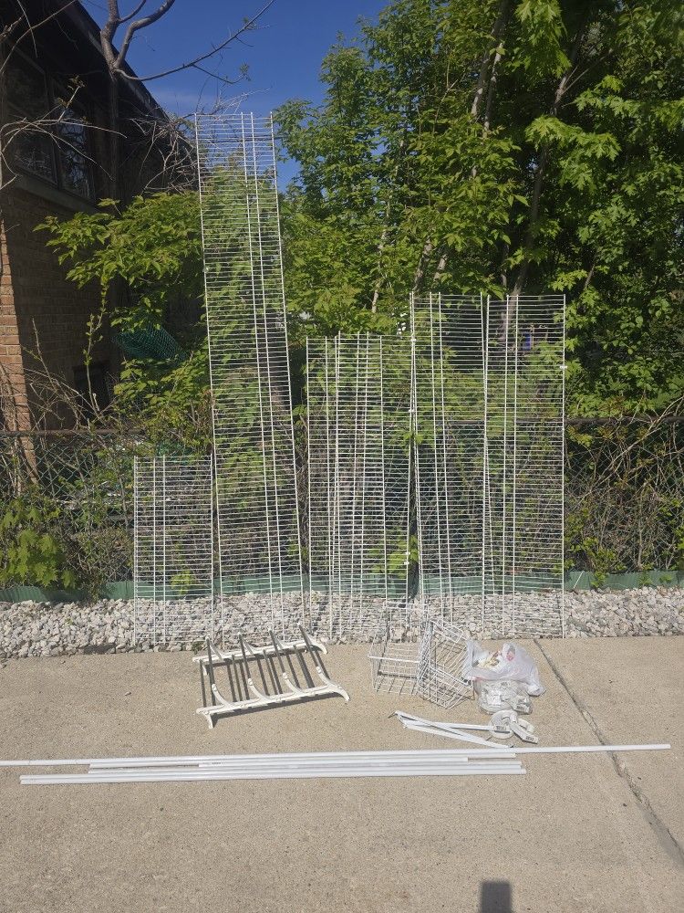 5 Wire Shelves With Hanging Clothes Rails