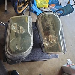 Chrysler 300c Aftermarket Headlight Set 