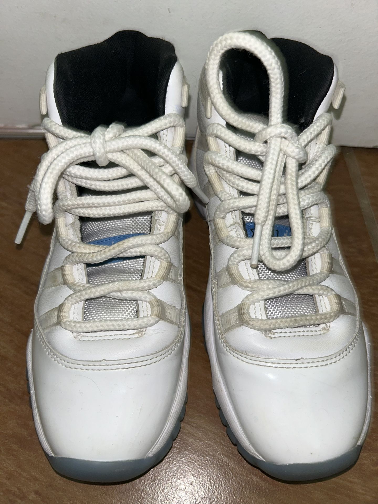 Jordan 11s Legend Blues Grade Size