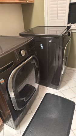 LG Washer & Gas Dryer Set