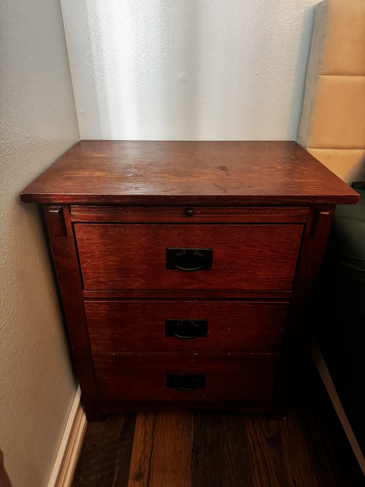 Dresser And Night Stand Set
