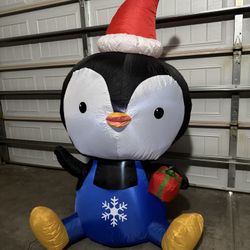 Christmas Inflatable Penguin 5ft (New)
