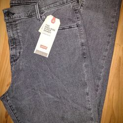 New With Tags Women's Size 18 Levi's Jeans 