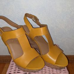 Frankie Sarto Mustard wedges