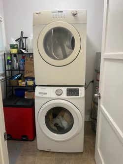 Samsung Front Load Washer + Gas Dryer – Stackable. Available for pickup 9/27