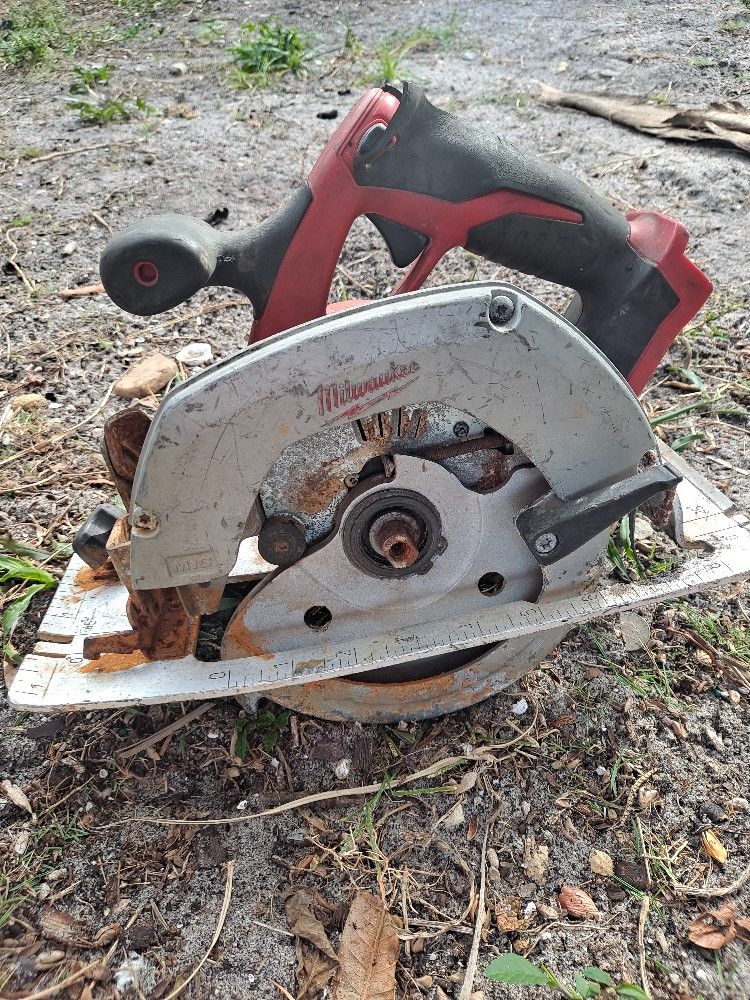 Milwaukee Circular Saw