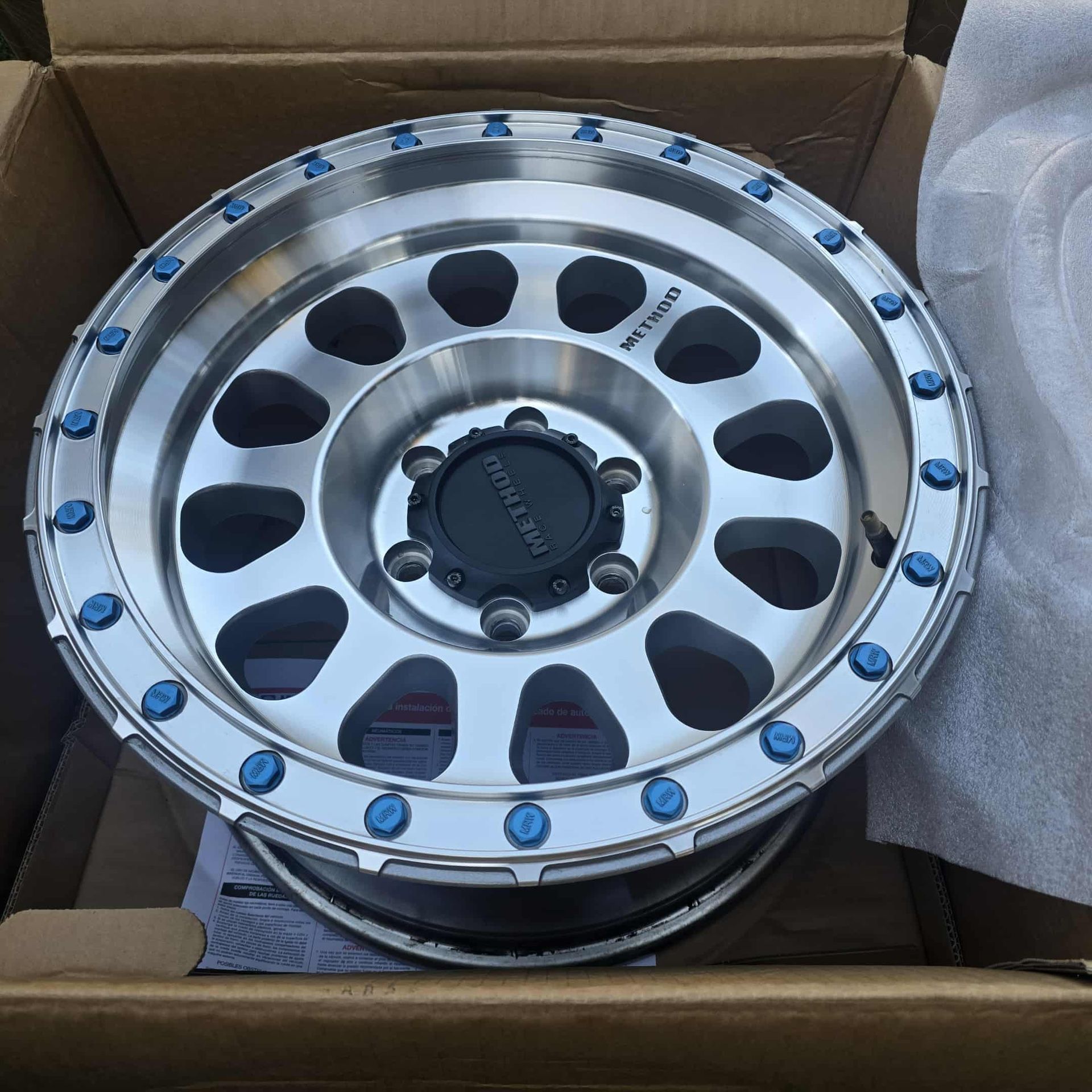 5 METHOD MR315 17X9 WHEELS $1300