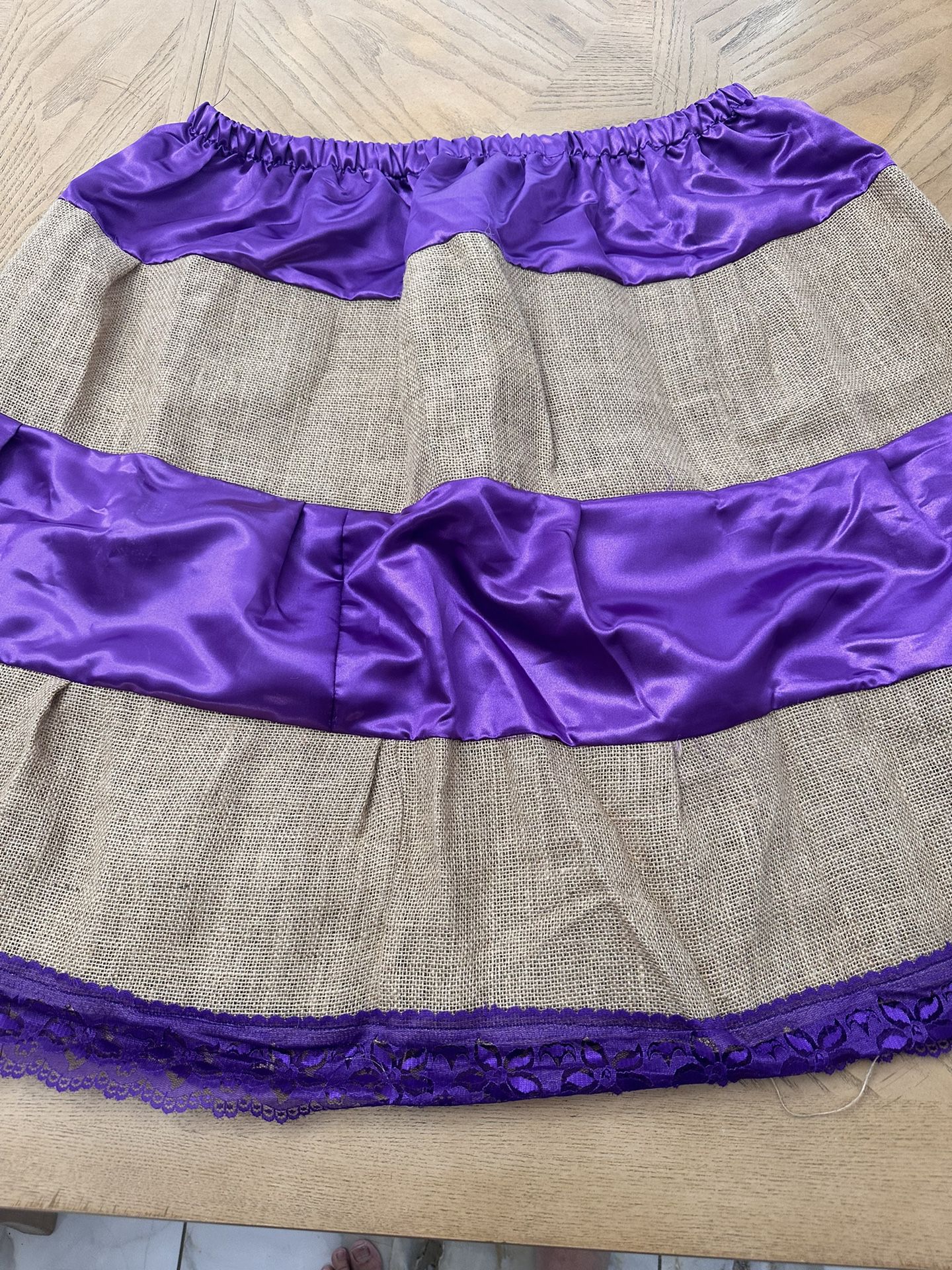 Woman’s skirt purple color satin and burlap Waist 18” Length 28”