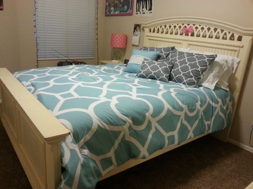 4 Piece Queen Bedroom Set
