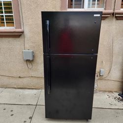 3 MONTHS WARRANTY 30x30x66 INSIGNIA REFRIGERATOR BLACK 18CU FT 